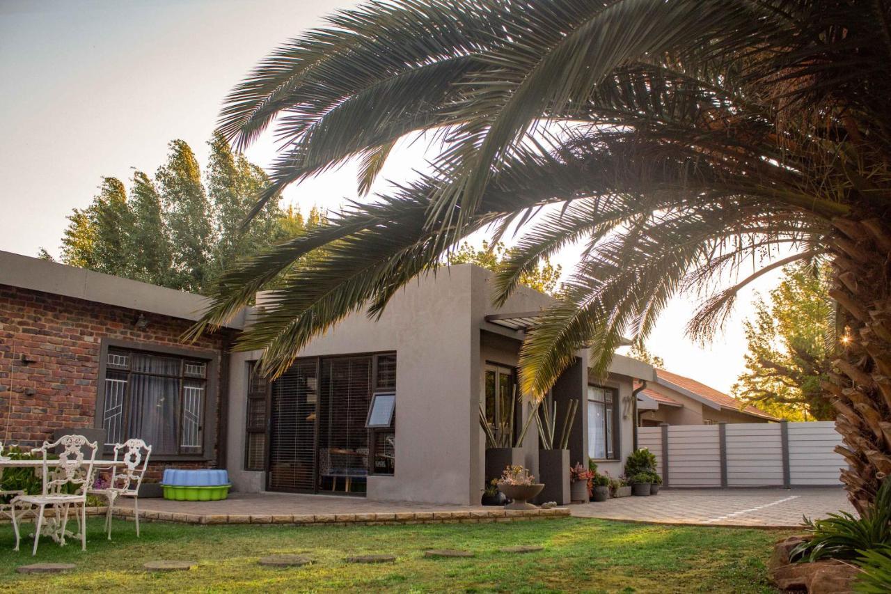 Melsetter'S Guesthouse Bloemfontein Exteriör bild