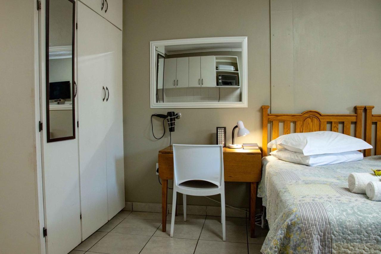 Melsetter'S Guesthouse Bloemfontein Exteriör bild