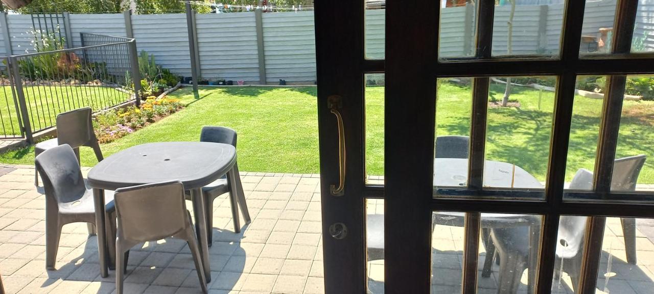 Melsetter'S Guesthouse Bloemfontein Exteriör bild