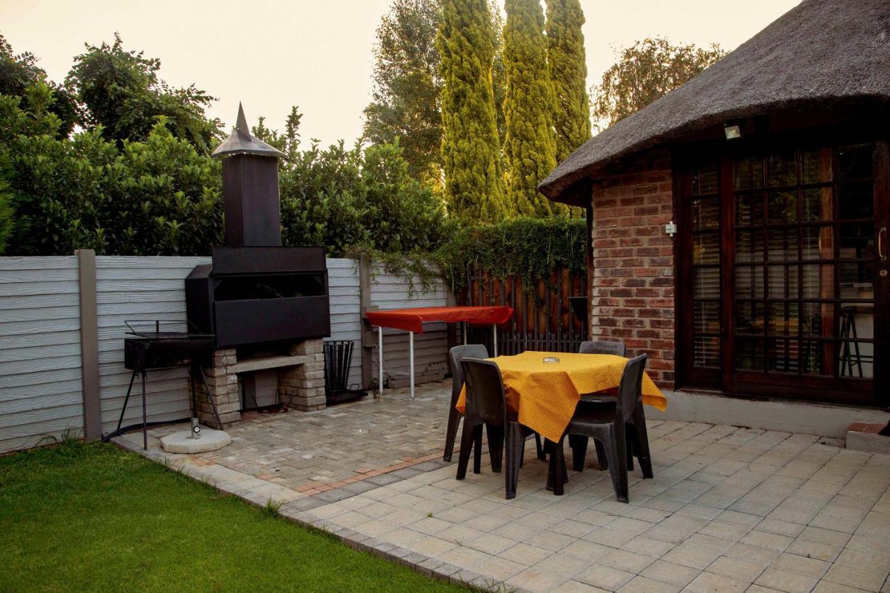 Melsetter'S Guesthouse Bloemfontein Exteriör bild
