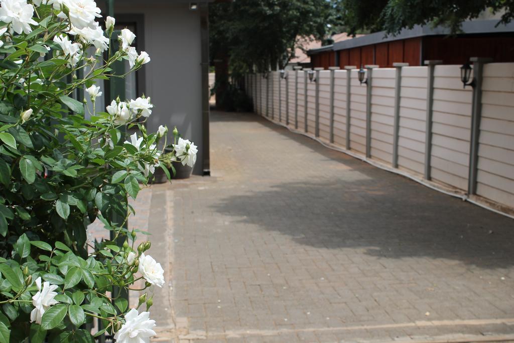 Melsetter'S Guesthouse Bloemfontein Exteriör bild