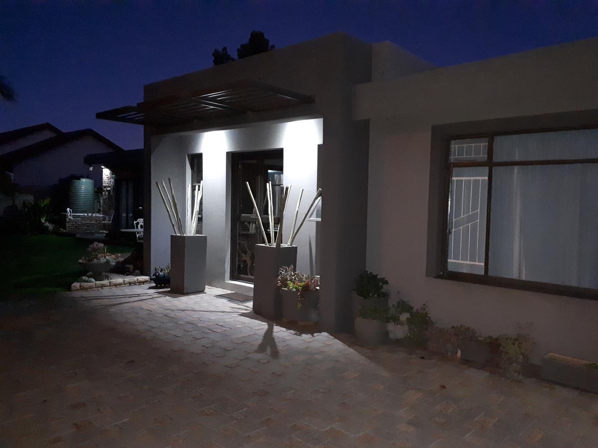 Melsetter'S Guesthouse Bloemfontein Exteriör bild