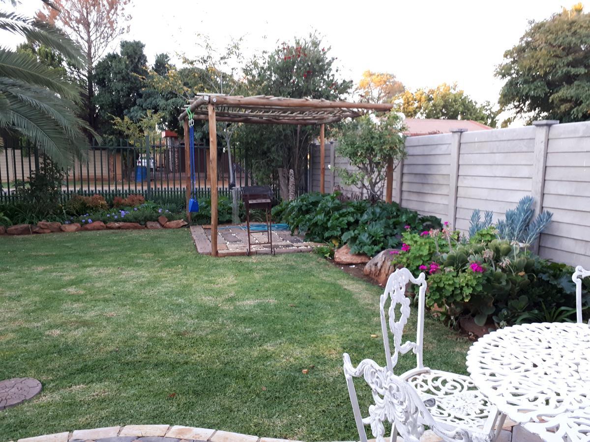 Melsetter'S Guesthouse Bloemfontein Exteriör bild