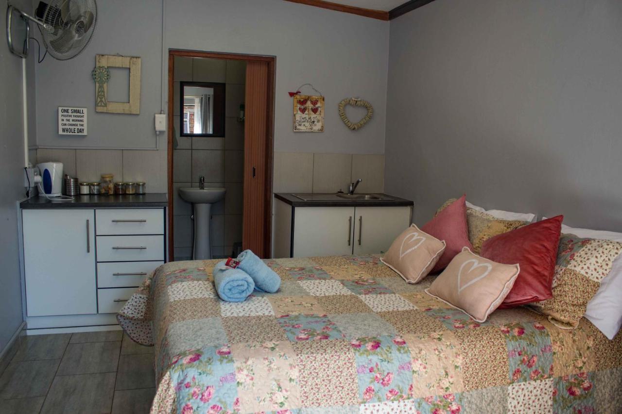 Melsetter'S Guesthouse Bloemfontein Exteriör bild