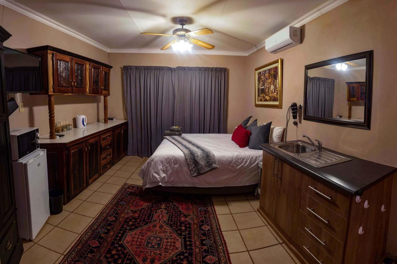 Melsetter'S Guesthouse Bloemfontein Exteriör bild