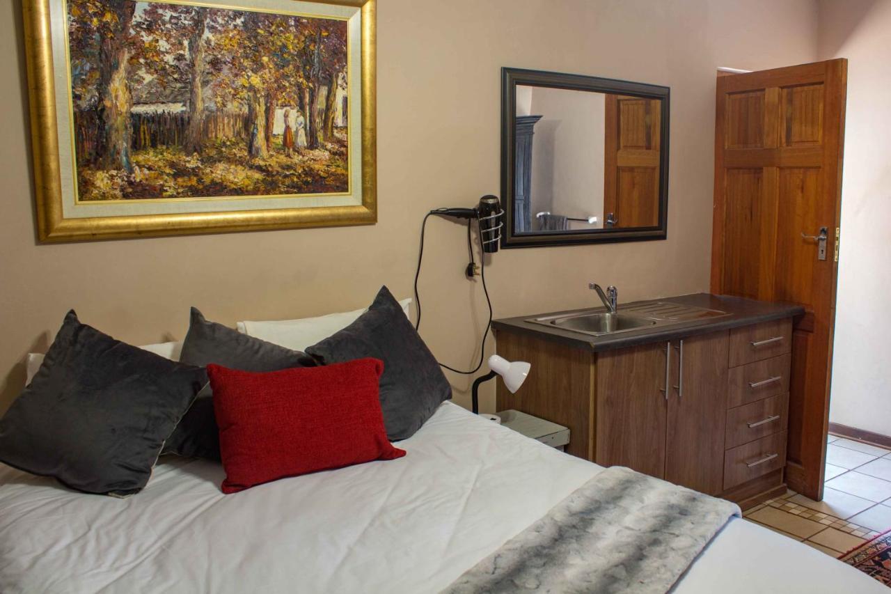 Melsetter'S Guesthouse Bloemfontein Exteriör bild